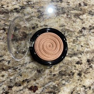 Laura geller baked gelato highlighter